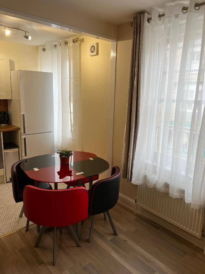 Glastonbury High Street Sanctuary- 2 Bd, Sleeps 4 Екстериор снимка